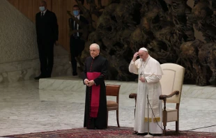 Pope Francis makes the sign of the cross during his general audience on Aug. 11, 2021. Daniel Ibanez/CNA.